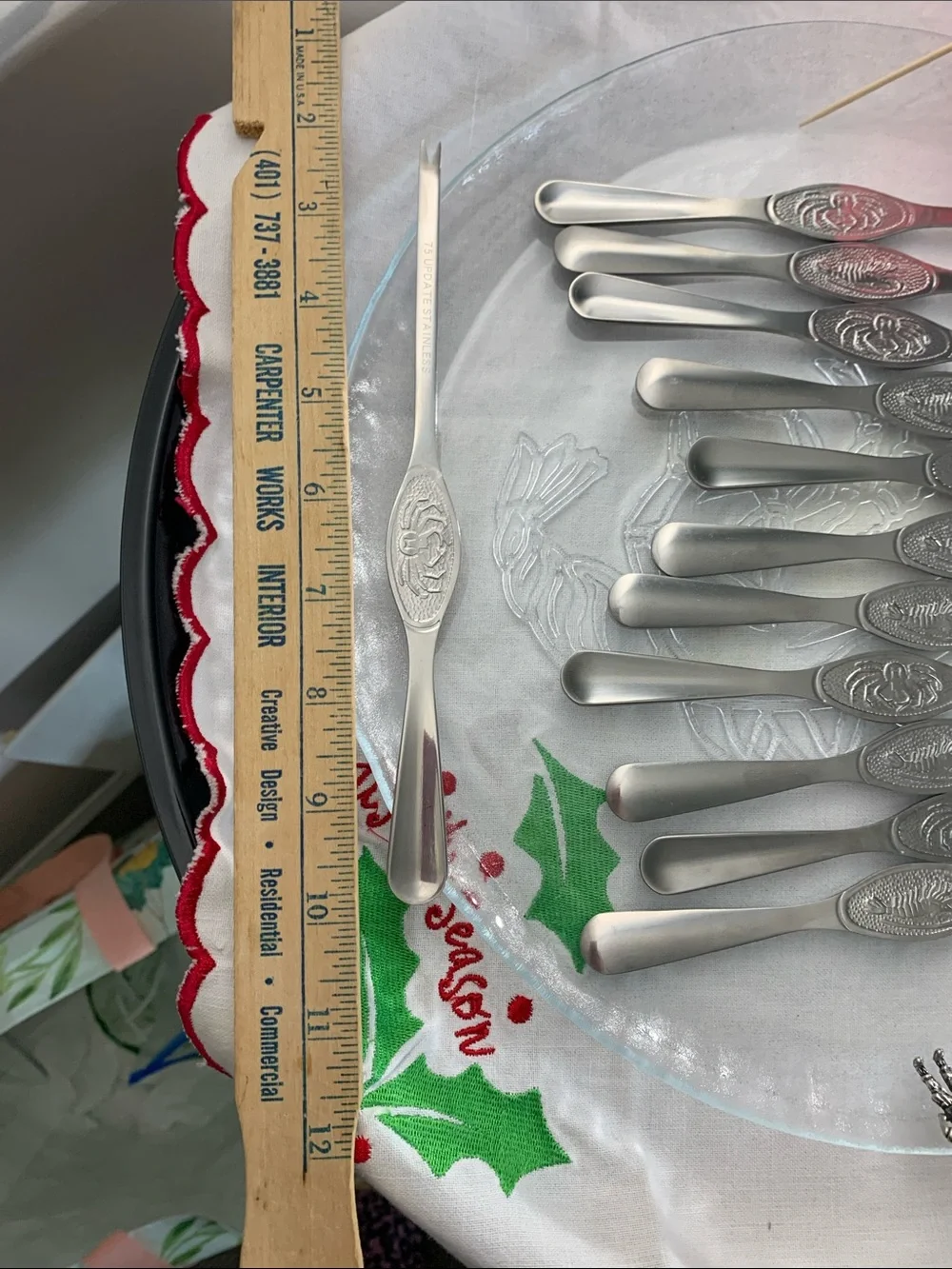 Did someone say LOBSTER & CRAB tonight!! Stainless Pick Set of 12